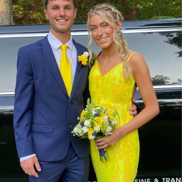 Jovani Yellow Sequin size 2 Prom Dress - Picture 3 of 5